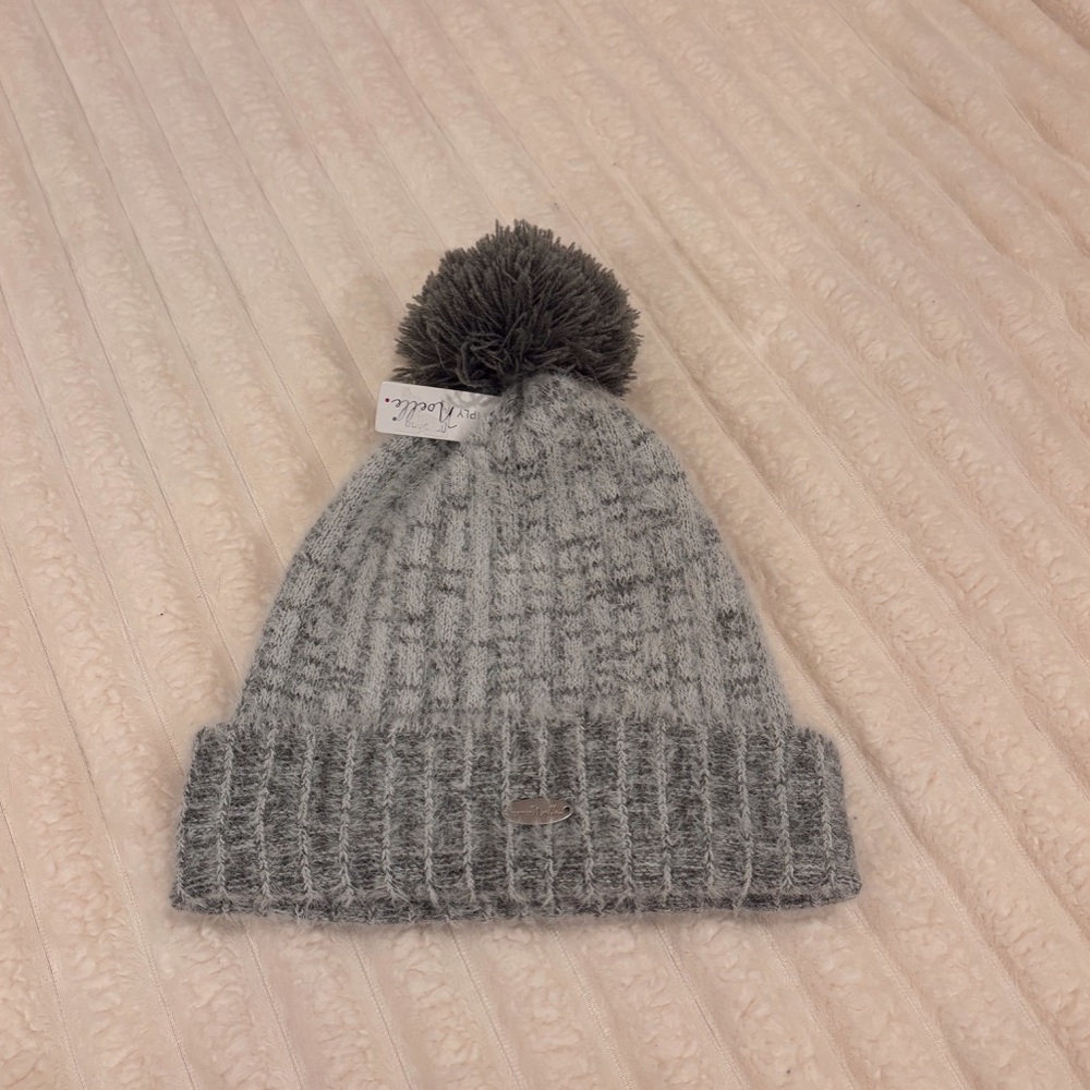 NWT gray simply Noelle beanie with Pom Pom